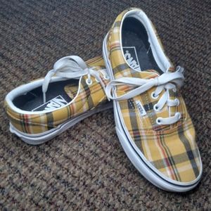 Womans Off The Wall Van's size 6